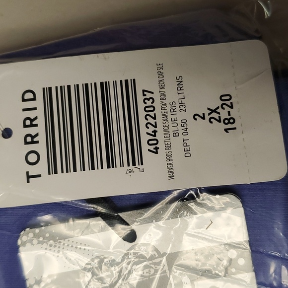 ❤️NWT VINTAGE TORRID TOP - BEETLEJUICE SNAKE FOXY FITTED BOAT NECK SHIRT TEE - Picture 6 of 12